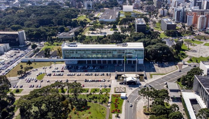 Foto: Roberto Dziura Jr/AEN Governo do Paraná vai convocar 615 profissionais aprovados em concursos públicos